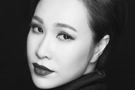 Mất hành lý giá 100 triệu, Uyên Linh xưng “tao” do “líu lưỡi“?