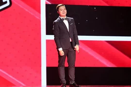 “Oan” cho “Thành phố buồn” Anh Đức hát tại The Voice 2017