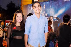 Baggio mặc quần soóc đi xem phim với vợ mới