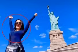 Lệ Quyên mặc áo gây tranh cãi check-in tượng Nữ thần tự do