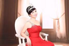 Bùi Bích Phương “tái xuất” cùng Miss ITGO 2013 