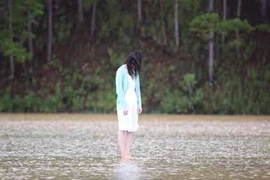 Clip hậu trường rợn tóc gáy của “Quả tim máu“