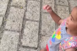 Cuối cùng con gái Tăng Thanh Hà cũng lộ diện, dễ thương vô cùng