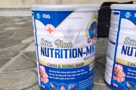 Công an vào cuộc vụ nhóm người bán sữa không rõ nguồn gốc