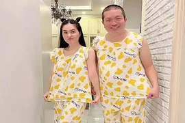 Chết cười chồng đại gia của Đoàn Di Băng mặc đồ ngủ của vợ 