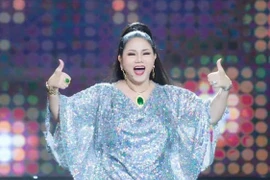 Nhan sắc của nữ ca sĩ từng được bầu show đặt cọc bằng vàng để mời hát