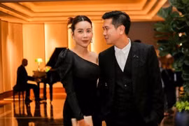 Lưu Hương Giang - Hồ Hoài Anh tay trong tay đến dự đám cưới Giang Hồng Ngọc