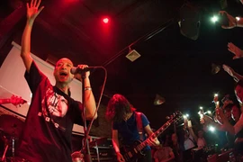 Ảnh xúc động trong đêm nhạc tưởng nhớ Trần Lập