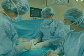 Bé gái 10 tháng tuổi nguy kịch vì lồng ruột