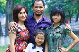 Gia đình hạnh phúc của cặp diễn viên Anh Tuấn - Nguyệt Hằng