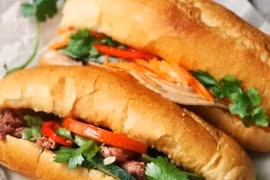 Rau trong 11 tiệm bánh mì ở Nha Trang có thuốc trừ sâu