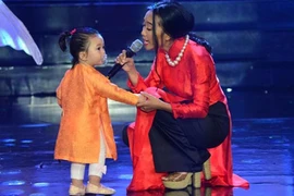 Đoan Trang mang con gái lên sân khấu “Thay lời muốn nói"