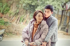 Loạt ảnh tiết lộ mối tình của Châu - Phúc trong "Hướng dương ngược nắng"