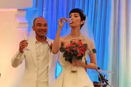 Việt Hương, Hồng Đào dự tiệc báo hỷ của vợ chồng Xuân Lan ở Mỹ