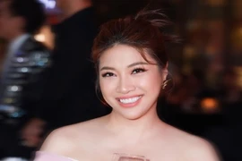 Pha Lê tố Chiêm Quốc Thái "cẩu thả", bác sĩ đòi ngay khoản nợ