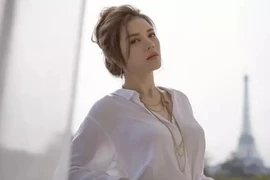 Lý Nhã Kỳ đốp chát khi khoe ảnh gợi cảm bị nói "mồi trai"