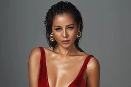 Vẻ gợi cảm chết người của “kiều nữ làng hài” Nam Thư