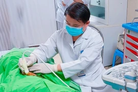 2 kỹ thuật chuyên sâu điều trị u tuyến giáp và u vú