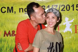 Vợ chồng Thu Trang tình tứ trong tiệc đóng máy “Trùm cỏ“