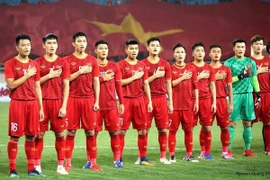 "Đánh" bản quyền Quốc ca: Cha đẻ không lấy tiền, kẻ ăn theo kiếm lợi?