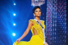 H'Hen Niê được Chủ tịch Miss Universe gọi là "Á hậu 3"