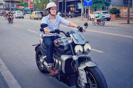 Đình Tú nói về bức ảnh không đeo khẩu trang gây tranh cãi