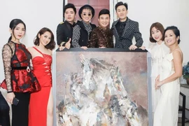 Đàm Vĩnh Hưng ký lên tranh, Dương Triệu Vũ: “Tranh càng giá trị“