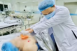 Sốc điện 7 lần cứu sản phụ bị bệnh tim phức tạp