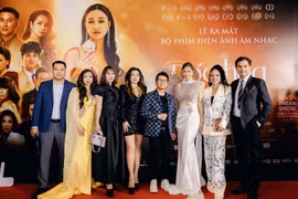 Bằng Kiều đến mừng Trizzie Phương Trinh, Mai Thu Huyền ra mắt phim 