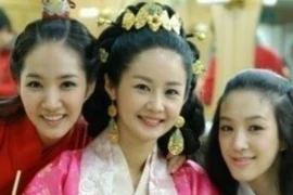 Dìm hàng "thư ký Kim", Kim Ga Yeon bị dân mạng chửi "sấp mặt"