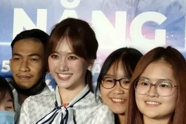 Nhan sắc thật Hari Won qua camera thường: Có xứng “không tuổi“?