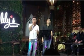 Hồ Hoài Anh kể chuyện bị Tuấn Hưng đuổi khỏi Quả dưa hấu