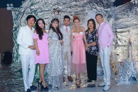 Lộ ảnh Lương Bằng Quang - Ngân 98 bí mật làm đám cưới: Lại chiêu trò?