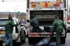 Vì sao làm công nhân nhặt rác tại Mỹ còn khó hơn đỗ Đại học Harvard?