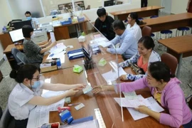 Đề xuất tăng tuổi nghỉ hưu cho một số công chức lên 70