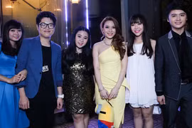 Mỹ Tâm đưa trò cưng đi chạy show phòng trà