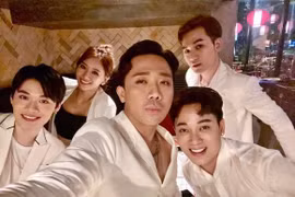 Hari Won tiết lộ nụ hôn đầu 3 tiếng, Trấn Thành phản ứng gì?