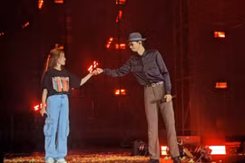 Hoàng Thùy Linh ẩn ý công khai yêu Đen Vâu?