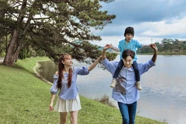 Thu Thủy tung ảnh gia đình hạnh phúc sau ồn ào của chồng trẻ