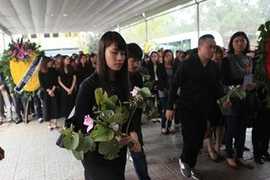 Những món quà đặc biệt trong đám tang nhạc sĩ Trần Lập