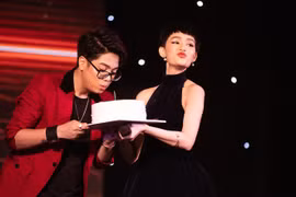 Bùi Anh Tuấn tình tứ bên Hiền Hồ giữa tin đồn yêu nhau