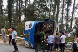 Tình trạng đăng kiểm xe khách bị lật khiến 3 người tử vong ở Tam Đảo