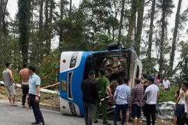 Tình trạng đăng kiểm xe khách bị lật khiến 3 người tử vong ở Tam Đảo