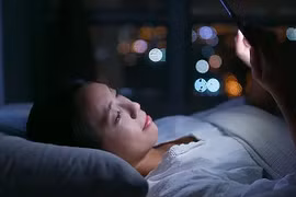 Bác sĩ khuyên 5 việc không nên làm trước khi ngủ, tránh bệnh tật