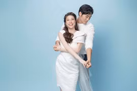 Pha Lê "khuân cả siêu thị" về cho con gái sắp chào đời