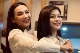 Con nuôi Phi Nhung làm rõ lời đồn bất hiếu với cha mẹ đẻ