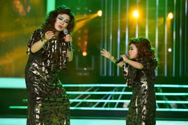 Hoài Linh cười ngất khi thầy trò Vũ Hà hóa Siu Black