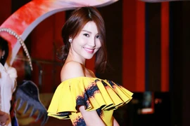 Diễm My 9X gây mê hoặc với đường cong gợi cảm