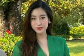 Hoa hậu Đỗ Mỹ Linh sinh con gái