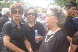 Nhiều nghệ sĩ già tiễn đưa nữ ĐD cô đơn Bạch Diệp